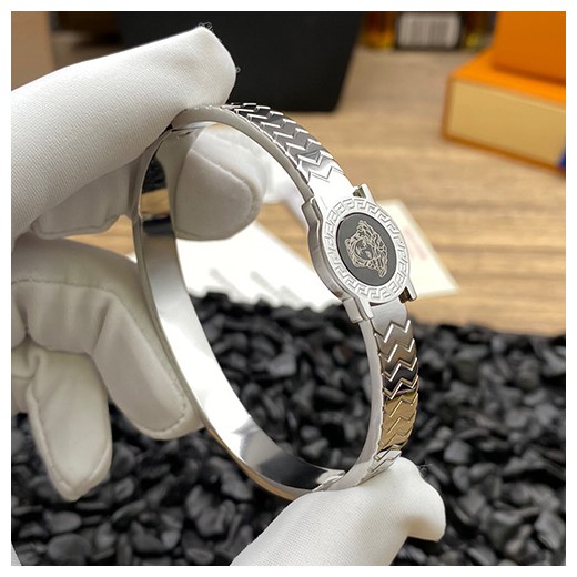 [홍콩명품.VERSACE] 베르사체 22SS 연예인코디 최신유행 남자팔찌 AC483, TOP, 홍콩명품쇼핑몰,무브타임,인터넷명품사이트
