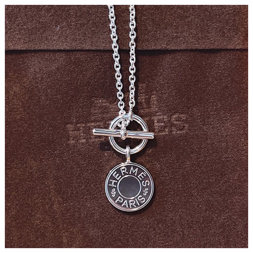 [홍콩명품.Hermes] 에르메스 24SS 로고 clou de selle 목걸이 (실버-41cm), ET2592, SL, 명품악세사리,팔찌,귀걸이,반지