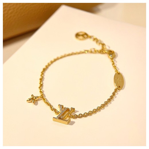 [홍콩명품.LOUIS VUITTON] 루이비통 24SS 로고 다이아 장식 골드 팔찌, ET2600, SL, 명품악세사리,팔찌,귀걸이,반지
