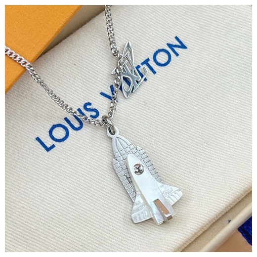 [홍콩명품.LOUIS VUITTON] 루이비통 24SS 로고 LV ROCKET 로켓 목걸이, ET2651, AGG, 홍콩명품쇼핑몰,인터넷명품,온라인명품사이트,남자명품,해외직구