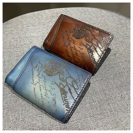 [홍콩명품.BERLUTI] 벨루티 24SS 로고 Jagua Scritto 레더 가죽 반지갑 (2컬러), BGM3756, BLB, 명품지갑,무브타임쇼핑몰,홍콩명품,사이트,명품쇼핑몰