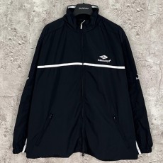 [홍콩명품.BALENCIAGA] 발렌시아가 24SS 스포티로고 자수 바람막이 자켓 (블랙), BM17587, G5, 홍콩명품의류,구매대행,온라인명품