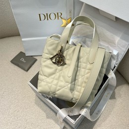 [홍콩명품,Christian Dior] 디올 25SS 로고 TOUJOURS 스몰 토트백 핸드백 (아이보리), BGM4648, BDA, 홍콩명품가방,명품쇼핑몰,크로스백,핸드백,구매대행