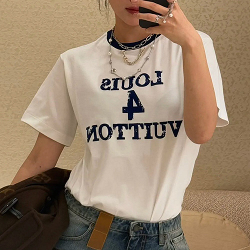 [홍콩명품.LOUIS VUITTON] 루이비통 25SS 로고 프린트 여성 반팔 티셔츠 (화이트), BM19590, 13C, 홍콩명품의류,구매대행,온라인명품