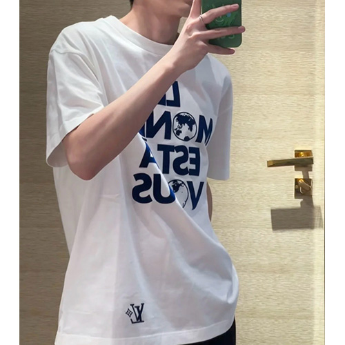 [홍콩명품.LOUIS VUITTON] 루이비통 25SS 로고 그래픽 프린트 반팔 티셔츠 (2컬러), BM19677, YS, 홍콩명품의류,구매대행,온라인명품