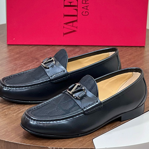 [홍콩명품.Valentino] 발렌티노 25SS 로고 레더 가죽 구두 로퍼 (블랙), SE4665, ALW, 명품스니커즈,운동화,구두,로퍼,하이탑,신발