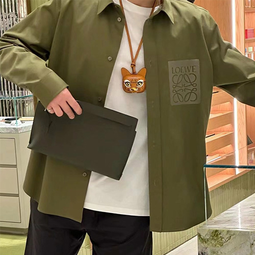 [홍콩명품.LOEWE] 로에베 25SS 로고 포켓 남방 셔츠 (카키), BM19893, JL, 홍콩명품의류,구매대행,온라인명품
