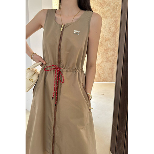 [홍콩명품,MIU MIU] 미우미우 25SS 로고 여성 탑 롱 원피스 (베이지), BM20091, CC, 홍콩명품의류,구매대행,온라인명품