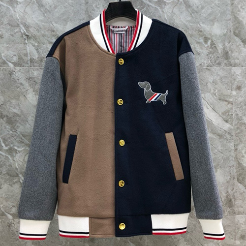 [홍콩명품.THOME BROWNE] 톰브라운 25SS 로고 헥터 봄버 자켓 (브라운-네이비), BM20188, TB1, 홍콩명품의류,구매대행,온라인명품