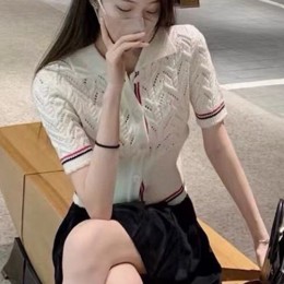 [홍콩명품.THOME BROWNE] 톰브라운 25SS 로고 여성 3선 카라 오픈 니트 반팔 티셔츠 (2컬러), BM20212, TB1, 홍콩명품의류,구매대행,온라인명품