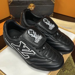 [홍콩명품.LOUIS VUITTON] 루이비통 25SS 로고 LV 풋프린트 풋볼 트레이너 1AHDOR (블랙), SE4697, S1, 명품스니커즈,운동화,구두,로퍼,하이탑,신발