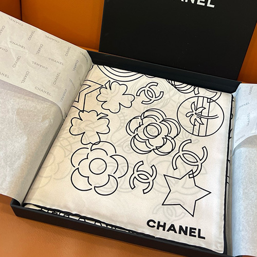 [홍콩명품.CHANEL] 샤넬 25SS 로고 패턴 90-90 실크 스카프 머플러 (화이트), ET2992, JX, 홍콩명품의류,구매대행,온라인명품