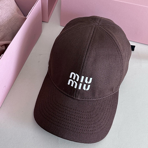 [홍콩명품,MIU MIU] 미우미우 25SS 로고 자수 볼캡 모자 (브라운), CA0320, 홍콩명품쇼핑몰,인터넷명품,온라인명품사이트,남자명품,해외직구