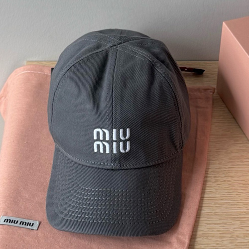 [홍콩명품,MIU MIU] 미우미우 25SS 로고 자수 볼캡 모자 (그레이), CA0330, 홍콩명품쇼핑몰,인터넷명품,온라인명품사이트,남자명품,해외직구