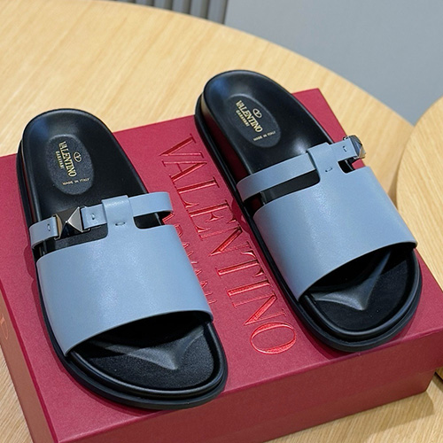 [홍콩명품.Valentino] 발렌티노 25SS 로고 레더 가죽 샌들 슬리퍼 (스카이블루), SE4882, S2, 명품스니커즈,운동화,구두,로퍼,하이탑,신발