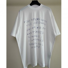 [홍콩명품.VETEMENTS] 베트멍 25SS 로고 그래픽 프린트 반팔 티셔츠 (화이트), BM20666, VT, 홍콩명품의류,구매대행,온라인명품