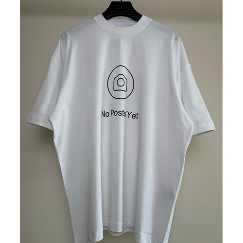[홍콩명품.VETEMENTS] 베트멍 25SS 로고 그래픽 프린트 반팔 티셔츠 (화이트), BM20667, VT, 홍콩명품의류,구매대행,온라인명품