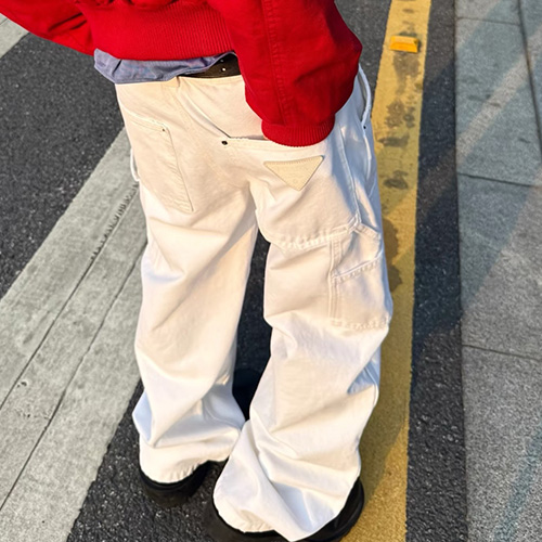 [홍콩명품,PRADA] 프라다 25SS 로고 오버핏 데님 팬츠 진 청바지 (화이트), BM20820, JL, 홍콩명품의류,구매대행,온라인명품