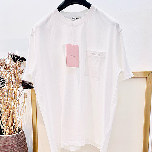 [홍콩명품,MIU MIU] 미우미우 25SS 로고 자수 반팔 티셔츠 (2컬러), BM20955, YS, 홍콩명품의류,구매대행,온라인명품