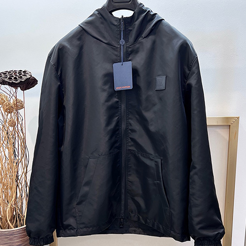 [홍콩명품.LOUIS VUITTON] 루이비통 25SS 로고 모노그램 리버서블 후드 바람막이 자켓 (블랙), BM20983, YS, 홍콩명품의류,구매대행,온라인명품