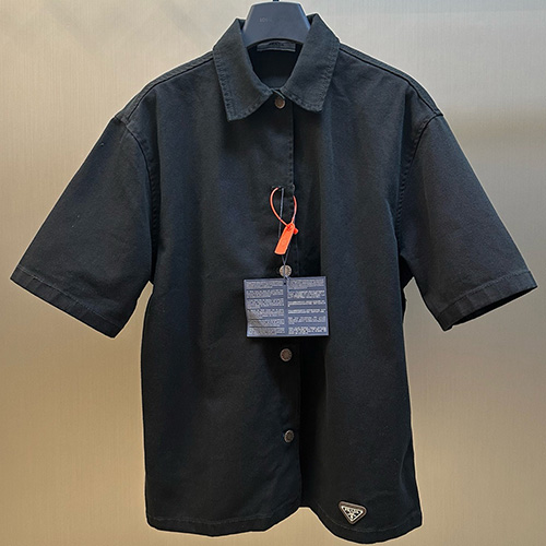 [홍콩명품,PRADA] 프라다 25SS 삼각로고 데님 반팔 남방 셔츠 (블랙), BM21016, JU, 홍콩명품의류,구매대행,온라인명품