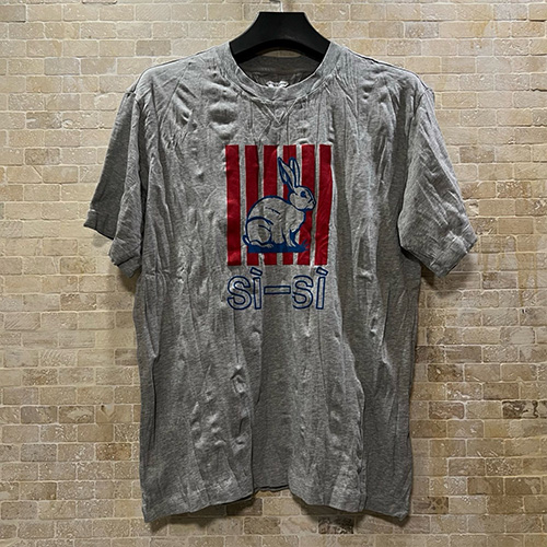 [홍콩명품.BOTTEGA VENETA] 보테가베네타 25SS 로고 그래픽 프린트 반팔 티셔츠 (그레이), BM21042, JU, 홍콩명품의류,구매대행,온라인명품