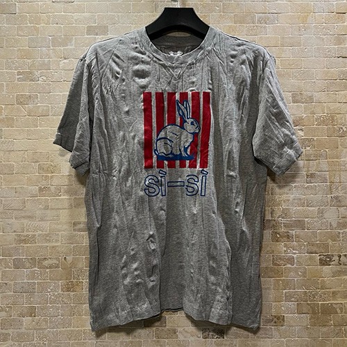 [홍콩명품.BOTTEGA VENETA] 보테가베네타 25SS 로고 그래픽 프린트 반팔 티셔츠 (그레이), BM21042, JU, 홍콩명품의류,구매대행,온라인명품