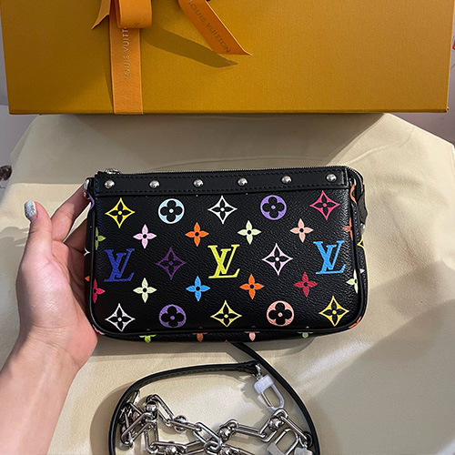 [홍콩명품.LOUIS VUITTON] 루이비통 25SS 로고 모노그램 크로스백 M13663 (블랙), BGM4844, BDA, 홍콩명품가방,명품쇼핑몰,크로스백,핸드백,구매대행