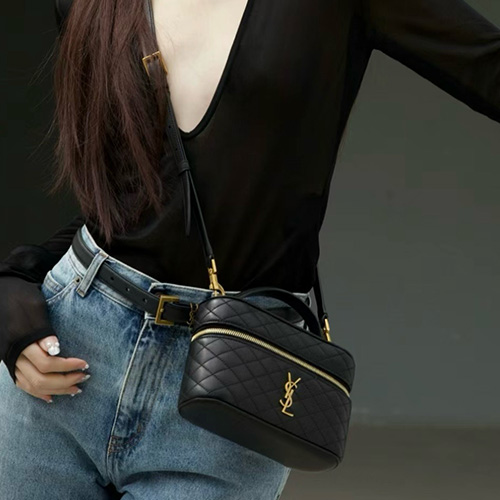 [홍콩명품.YSL] 입생로랑 25SS 로고 골드 지퍼 블랙 퀼티드 바니티 미니 백 766731 1EL071000, BGM4950, BDA, 홍콩명품가방,명품쇼핑몰,크로스백,핸드백,구매대행