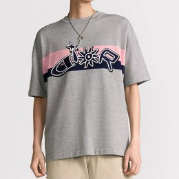 [홍콩명품,Christian Dior] 디올 25SS 로고 그래픽 니트 반팔 티셔츠 (그레이), BM21690, JU, 레플리카의류,미러급사이트