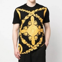 [홍콩명품.VERSACE] 베르사체 25SS 로고 패턴 반팔 티셔츠 (블랙), BM21743, SAM, 레플리카의류,미러급사이트
