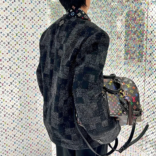 [홍콩명품.LOUIS VUITTON] 루이비통 25SS 로고 다미에 라운드넥 자켓 (다크그레이), BM21843, KB, 레플리카의류,미러급사이트