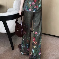 [홍콩명품.Gucci] 구찌 25SS 로고 여성 플라워 패턴 오버핏 팬츠 바지 (브라운), BM21959, MC, 레플리카의류,미러급사이트