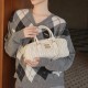 [홍콩명품,MIU MIU] 미우미우 25SS 로고 패턴 여성 V넥 니트 스웨터 (그레이), BM22164, JL, 레플리카의류,미러급사이트