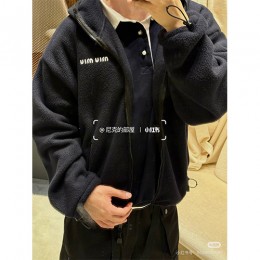 [홍콩명품,MIU MIU] 미우미우 25SS 로고 자수 플리스 후드 자켓 (네이비), BM22412, KB, 레플리카의류,미러급사이트