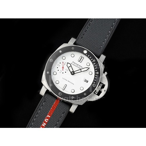 [홍콩명품시계.PANERAI] 파네라이 팸1579 Submersible Luna Rossa 42mm 화이트 다이얼