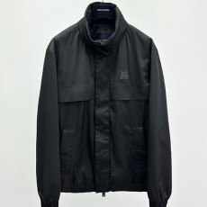 [홍콩명품.LOUIS VUITTON] 루이비통 25SS 로고 터틀넥 봄버 자켓 (블랙), BM22523, G5, 레플리카의류,미러급사이트