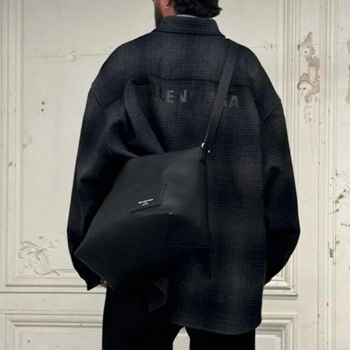 [홍콩명품.BALENCIAGA] 발렌시아가 25SS 로고 체크패턴 울 남방 셔츠 (블랙), BM22790, JL, 레플리카의류,미러급사이트