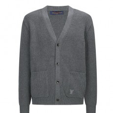 [홍콩명품.LOUIS VUITTON] 루이비통 25SS 로고 캐시미어 V넥 니트 가디건 (그레이), BM22912, G5, 레플리카의류,미러급사이트