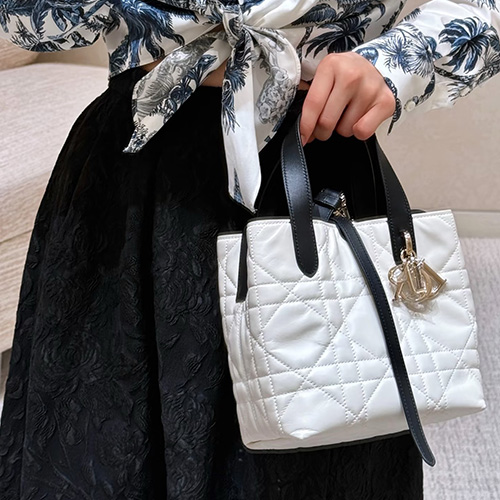 [홍콩명품,Christian Dior] 디올 25SS 로고 TOUJOURS 스몰 토트백 핸드백 (화이트), BGM5266, BDA, 홍콩명품가방,명품쇼핑몰,크로스백,핸드백,구매대행