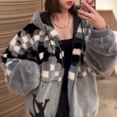 [홍콩명품.LOUIS VUITTON] 루이비통 25SS 로고 다미에 퍼 후드 집업 자켓 1AGIYG (그레이), BM23016, KK, 레플리카의류,미러급사이트