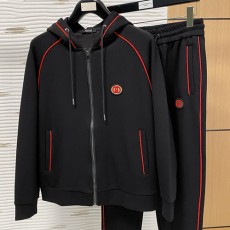 [홍콩명품.Gucci] 구찌 25SS 로고 자수 트레이닝 후드 집업 자켓 + 조거 팬츠 바지 상하의 세트 (블랙), BM23370, G5, 레플리카의류,미러급사이트