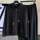 [홍콩명품.LOUIS VUITTON] 루이비통 25SS 로고 자수 트레이닝 후드 집업 자켓 + 조거 팬츠 바지 상하의 세트 (블랙), BM23376, G5, 레플리카의류,미러급사이트