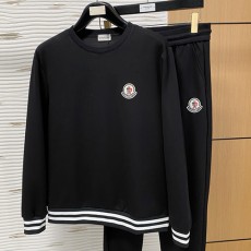 [홍콩명품.MONCLER] 몽클레어 25SS 로고 자수 맨투맨 티셔츠 + 조거 팬츠 바지 상하의 세트 (블랙), BM23382, G5, 레플리카의류,미러급사이트
