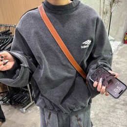 [홍콩명품.BALENCIAGA] 발렌시아가 25SS 로고 스포티 자수 리버서블 워싱 맨투맨 티셔츠 (네이비), BM23429, KB, 레플리카의류,미러급사이트