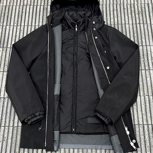 [홍콩명품,PRADA] 프라다 25SS 로고 나일론 2PCS 다운 패딩 후드 파카 자켓 (블랙), BM23438, JL, 레플리카의류,미러급사이트