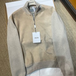 [홍콩명품,Christian Dior] 디올 25SS 로고 터틀넥 하프지퍼 레더 가죽 맨투맨 티셔츠 (베이지), BM23832, PG, 레플리카의류,미러급사이트