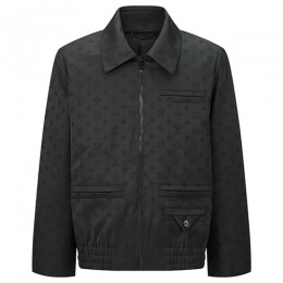 [홍콩명품.LOUIS VUITTON] 루이비통 25SS 로고 모노그램 카라 봄버 자켓 1AFVVD (블랙), BM23858, KB, 레플리카의류,미러급사이트