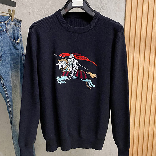 [홍콩명품.Burberry] 버버리 25SS 로고 그래픽 자수 니트 스웨터 (3컬러), BM23932, 레플리카의류,미러급사이트