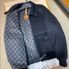 [홍콩명품.LOUIS VUITTON] 루이비통 25SS 로고  카라 봄버 자켓 (블랙), BM24004, PG, 레플리카의류,미러급사이트